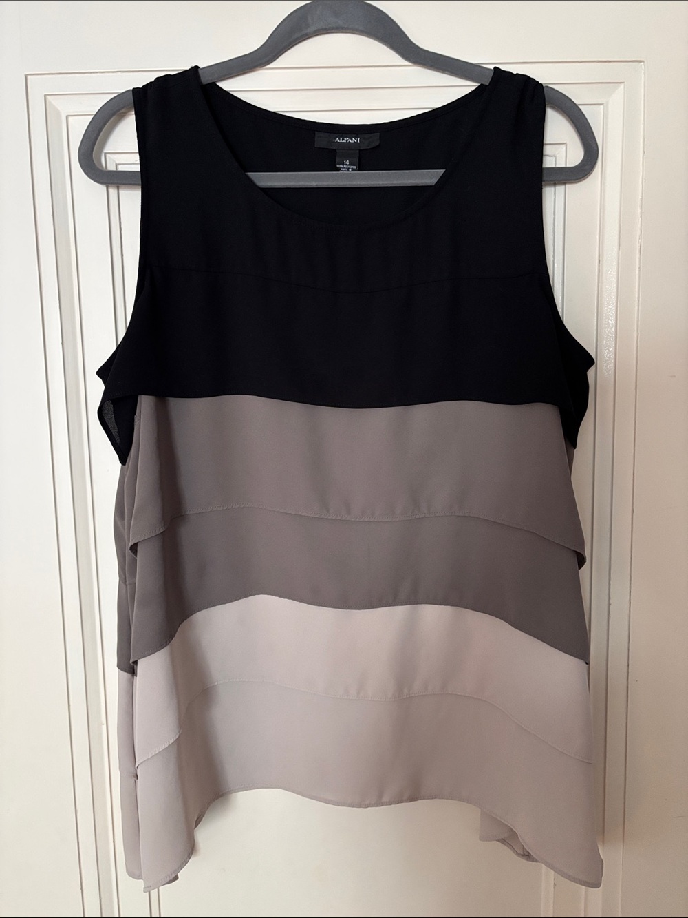 Gorgeous Alfani Sleeveless Colorblock Layered dressy top 14